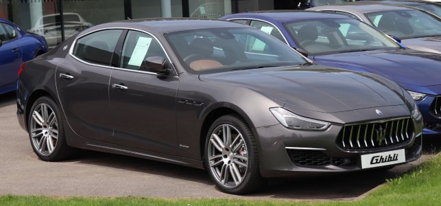2018_Maserati_Ghibli_GranLusso_Diesel_3.0_facelift_Front (Large).jpg