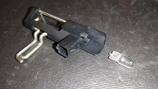 Glovebox bulb assembly 4.jpg