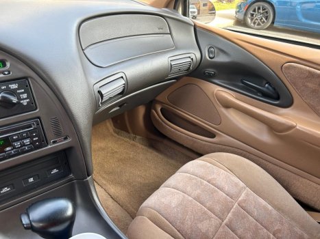 Interior 1.jpg