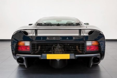 xj220.jpg